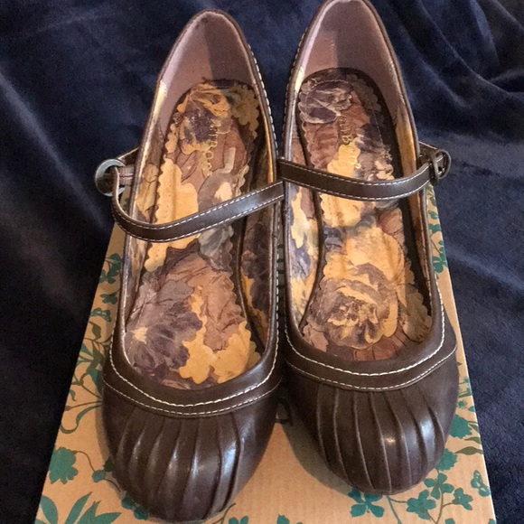 Heels - Picture 2 of 4